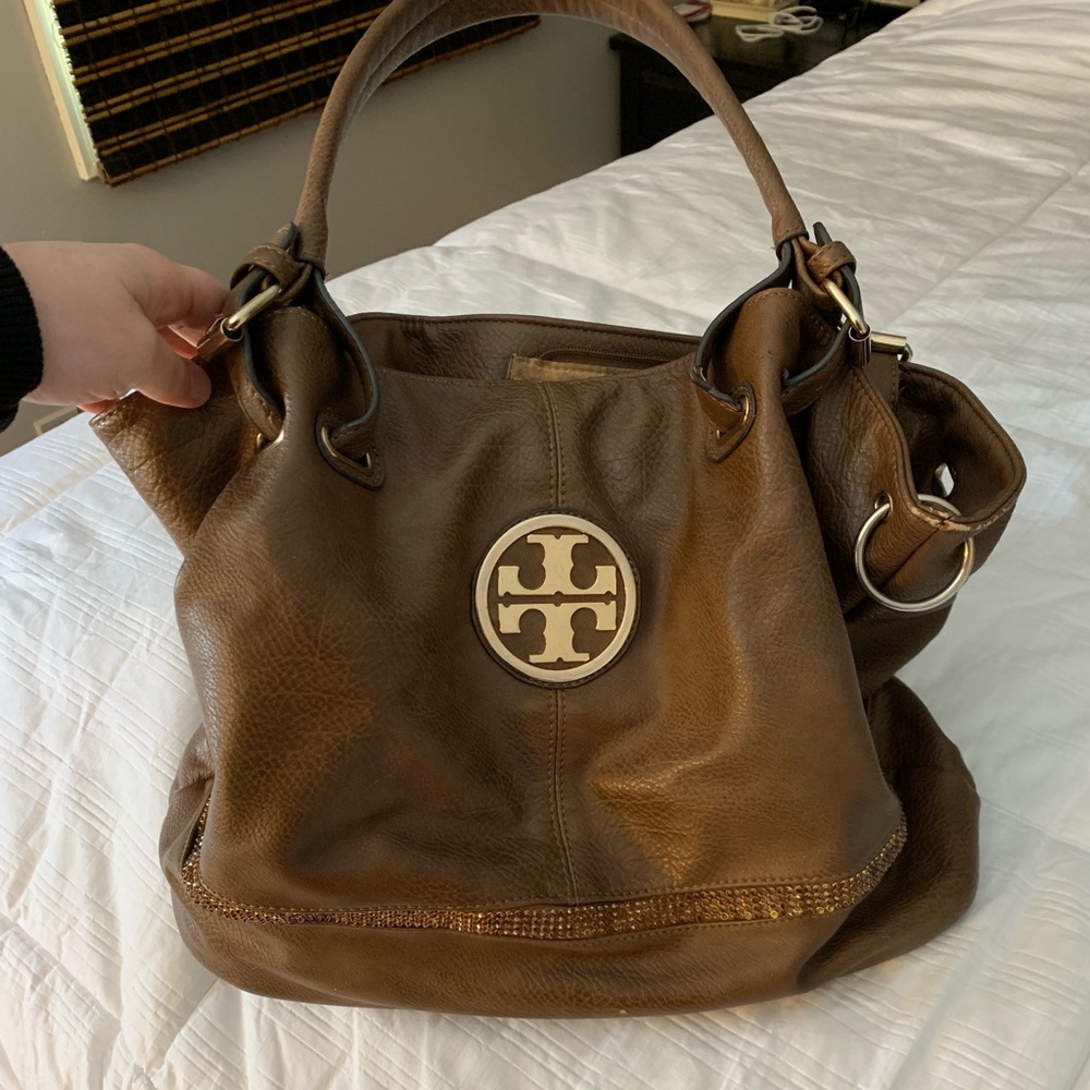Tory burch purse.